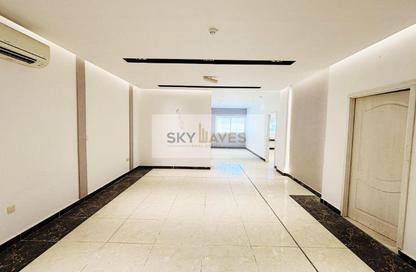 Office Space - Studio - 2 Bathrooms for rent in Ahmed Bin Majid Street - Al Messila - Doha