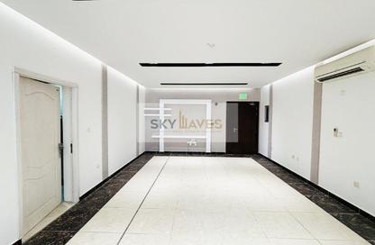 Office Space - Studio - 2 Bathrooms for rent in Ahmed Bin Majid Street - Al Messila - Doha