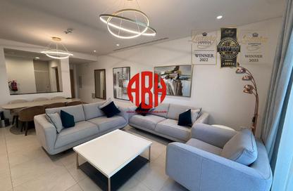 Apartment - 2 Bedrooms - 3 Bathrooms for rent in Floresta Gardens - Floresta Gardens - The Pearl Island - Doha
