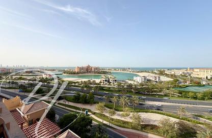 Apartment - 3 Bedrooms - 4 Bathrooms for rent in Tower 18 - Porto Arabia - The Pearl Island - Doha