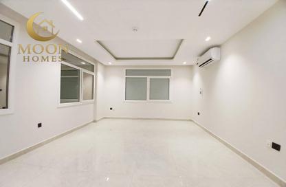Apartment - 2 Bedrooms - 3 Bathrooms for rent in Al Mansoura - Al Mansoura - Doha