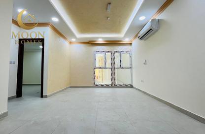 Apartment - 2 Bedrooms - 2 Bathrooms for rent in Umm Ghwailina Comm - Umm Ghuwalina - Umm Ghuwailina - Doha Apartment - 2 Bedrooms - 2 Bathrooms for rent in Umm Ghwailina Comm - Umm Ghuwalina - Umm Ghuwailina - Doha