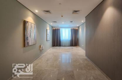 Apartment - 1 Bedroom - 2 Bathrooms for rent in Zig Zag Tower A - Zig Zag Towers - West Bay - Doha