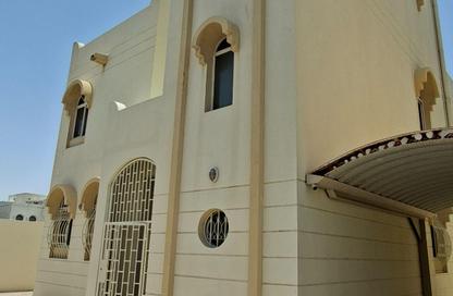 Villa - 4 Bedrooms - 6 Bathrooms for rent in Bu Hamour Street - Abu Hamour - Doha