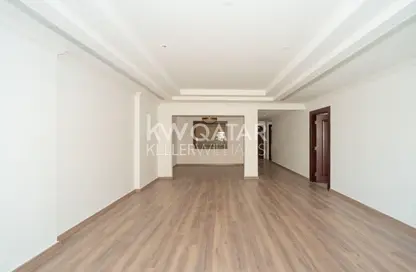 Apartment - 1 Bedroom - 2 Bathrooms for rent in West Porto Drive - Porto Arabia - The Pearl Island - Doha