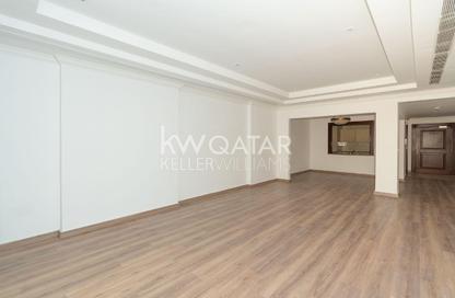 Apartment - 1 Bedroom - 2 Bathrooms for rent in West Porto Drive - Porto Arabia - The Pearl Island - Doha