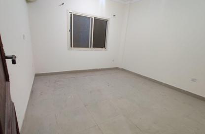 Apartment - 1 Bedroom - 2 Bathrooms for rent in Umm Ghuwailina 4 - Umm Ghuwailina - Doha