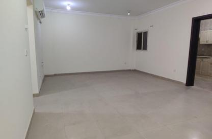 Apartment - 1 Bedroom - 2 Bathrooms for rent in Umm Ghuwailina 4 - Umm Ghuwailina - Doha