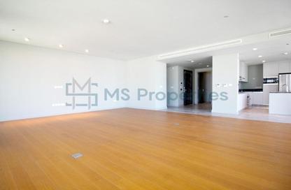 Apartment - 2 Bedrooms - 3 Bathrooms for sale in Seef Lusail Tower 1 - Seef Lusail - Lusail City - Lusail