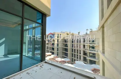 Apartment - 3 Bedrooms - 5 Bathrooms for rent in Crystal Residence - Gewan Island - The Pearl Island - Doha