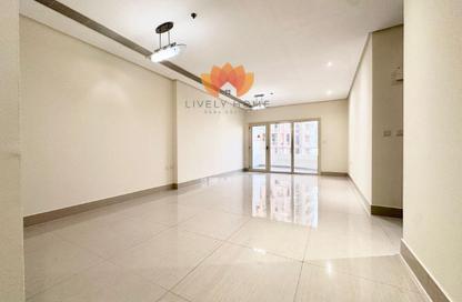 Apartment - 2 Bedrooms - 2 Bathrooms for rent in Marina Residences 195 - Marina District - Lusail