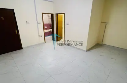 Apartment - Studio - 1 Bathroom for rent in Fereej Kulaib - Doha