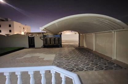 Villa - 5 - 5 for rent in Izghawa - Izghawa - Doha