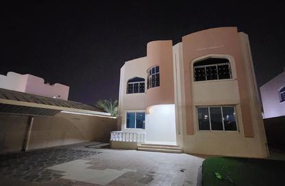 Villa - 5 - 5 for rent in Izghawa - Izghawa - Doha