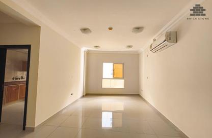 Apartment - 2 Bedrooms - 2 Bathrooms for rent in Al Mansoura - Al Mansoura - Doha
