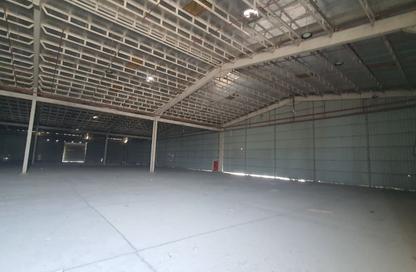 Warehouse - Studio - 4 Bathrooms for rent in Industrial Area 5 - Industrial Area - Industrial Area - Doha