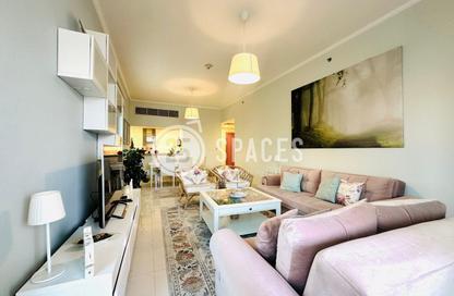 Apartment - 2 Bedrooms - 3 Bathrooms for sale in Viva East - Viva Bahriyah - The Pearl Island - Doha