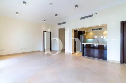 Apartment - 2 Bedrooms - 3 Bathrooms for rent in Carnaval - Qanat Quartier - The Pearl Island - Doha