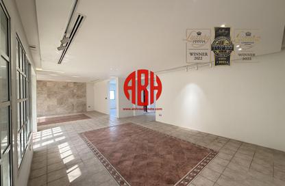 Villa - 4 - 3 for rent in Al Nasr Street - Al Nasr - Doha