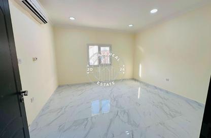 Villa - Studio - 1 Bathroom for rent in Al Nasr Street - Al Nasr - Doha