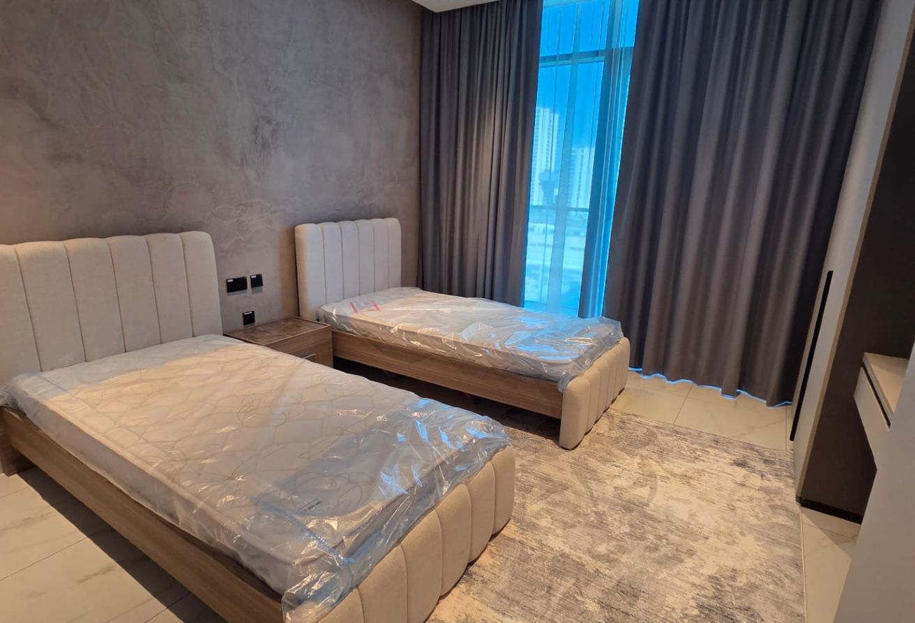 LUXURY BRAND NEW 2 BHK FULLY FURNISHED HIGHER FLOR thumbnail 19
