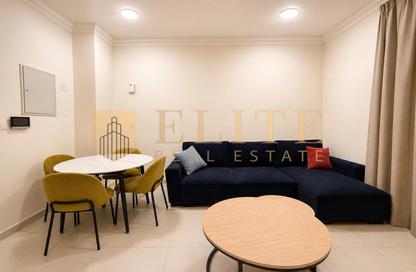 Apartment - 1 Bedroom - 2 Bathrooms for rent in Les Roses Executive Apartments 3 - Al Mansoura - Doha Apartment - 1 Bedroom - 2 Bathrooms for rent in Les Roses Executive Apartments 3 - Al Mansoura - Doha