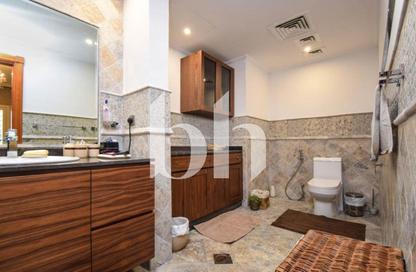 Apartment - 3 Bedrooms - 5 Bathrooms for sale in West Porto Drive - Porto Arabia - The Pearl Island - Doha Apartment - 3 Bedrooms - 5 Bathrooms for sale in West Porto Drive - Porto Arabia - The Pearl Island - Doha
