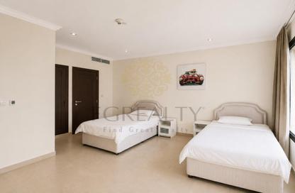 Apartment - 2 Bedrooms - 4 Bathrooms for rent in East Porto Drive - Porto Arabia - The Pearl Island - Doha