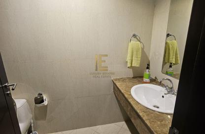 Apartment - 1 Bedroom - 2 Bathrooms for rent in West Porto Drive - Porto Arabia - The Pearl Island - Doha