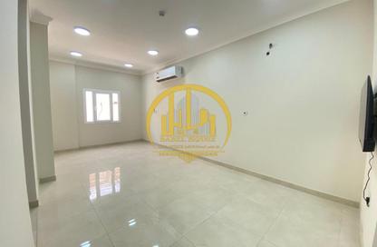 Apartment - 1 Bedroom - 1 Bathroom for rent in Doha Souq - Al Mirqab Al Jadeed - Doha