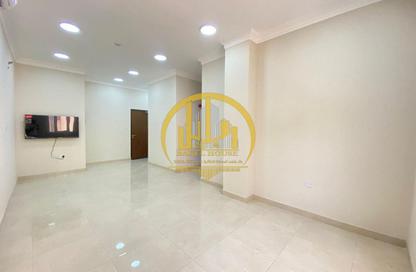 Apartment - 1 Bedroom - 1 Bathroom for rent in Doha Souq - Al Mirqab Al Jadeed - Doha