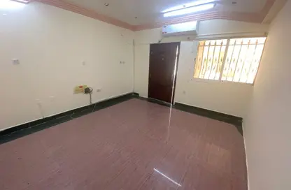 شقة - غرفة نوم - 1 حمام للايجار في الهلال - الهلال - الدوحة شقة - غرفة نوم - 1 حمام للايجار في الهلال - الهلال - الدوحة