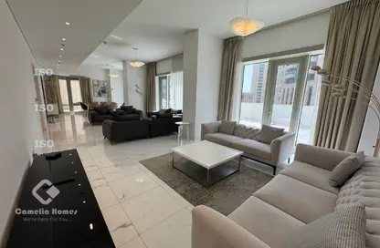 Apartment - 3 Bedrooms - 5 Bathrooms for rent in West Bay - West Bay - Doha