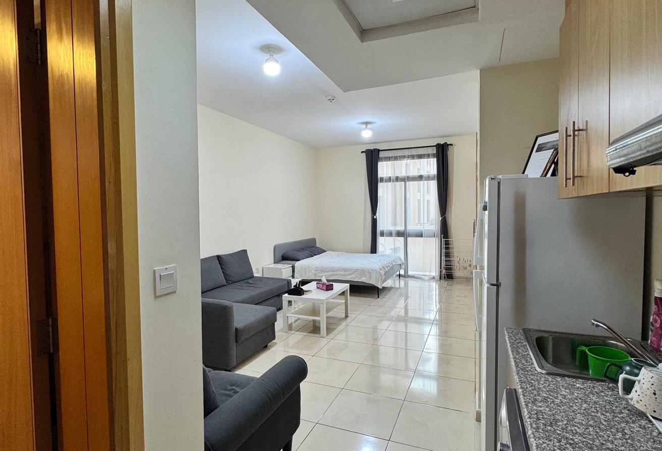 Studio Palermo Fox Hills Furnished Including Bills thumbnail 11