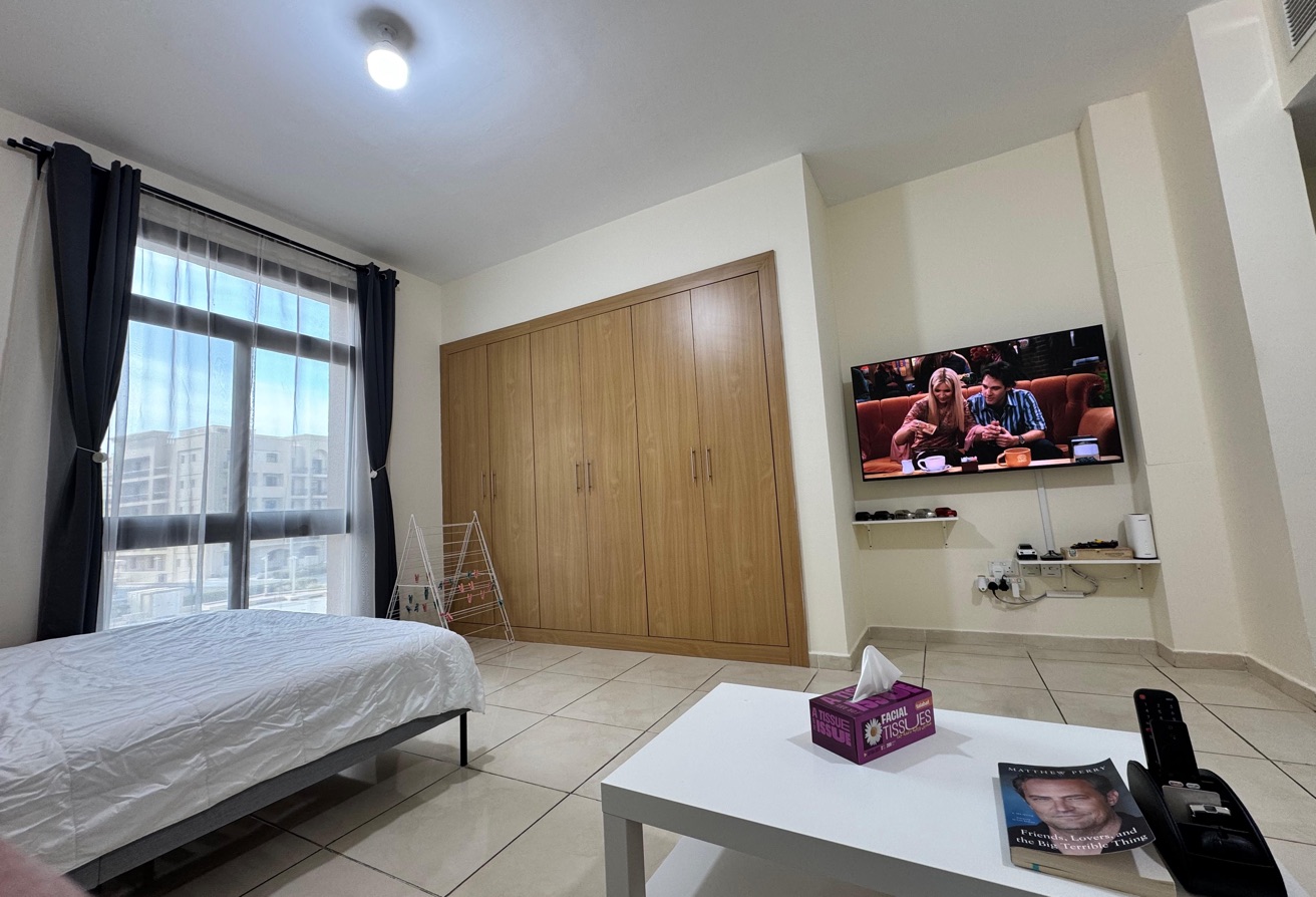 Studio Palermo Fox Hills Furnished Including Bills thumbnail 9