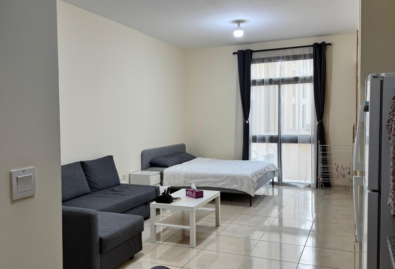Studio Palermo Fox Hills Furnished Including Bills thumbnail 5
