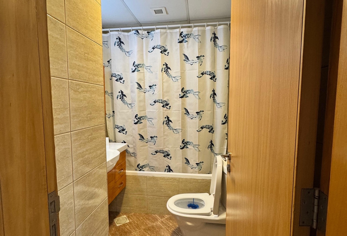 Studio Palermo Fox Hills Furnished Including Bills thumbnail 8