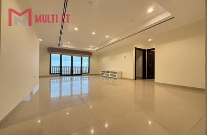 Apartment - 2 Bedrooms - 3 Bathrooms for rent in West Porto Drive - Porto Arabia - The Pearl Island - Doha