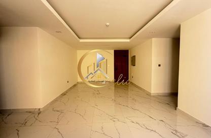 Apartment - 2 - 3 for rent in Asim Bin Omar Street - Al Mansoura - Doha