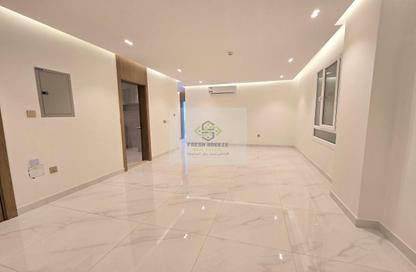Apartment - 2 - 3 for rent in Thabit Bin Zaid Street - Al Mansoura - Doha