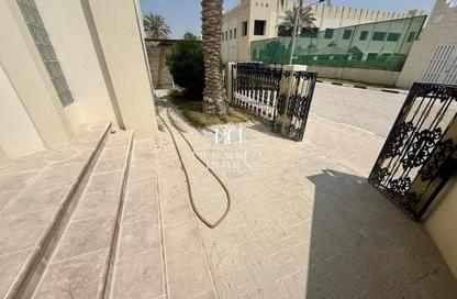 Villa - 5 Bedrooms - 6 Bathrooms for rent in Bin Omran 28 - Fereej Bin Omran - Doha