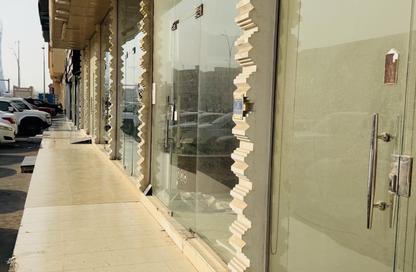 Shop - Studio - 1 Bathroom for rent in Al Aziziyah - Doha