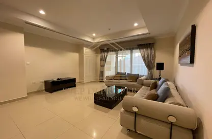 Apartment - 1 Bedroom - 2 Bathrooms for rent in Marina Gate - Porto Arabia - The Pearl Island - Doha