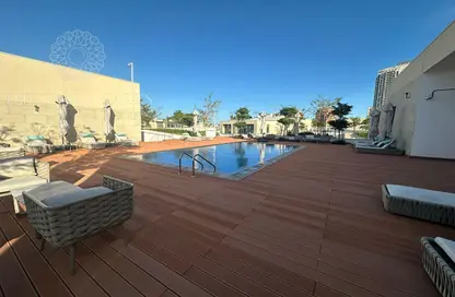 Apartment - 2 Bedrooms - 3 Bathrooms for rent in Crystal Residence - Gewan Island - The Pearl Island - Doha