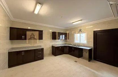 فيلا - 6 غرف نوم - 6 حمامات للايجار في العب - الخيصة - أم صلال محمد