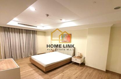 Apartment - 1 Bedroom - 2 Bathrooms for rent in West Porto Drive - Porto Arabia - The Pearl Island - Doha