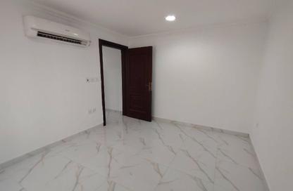 Apartment - 2 Bedrooms - 2 Bathrooms for rent in Bin Omran 28 - Fereej Bin Omran - Doha