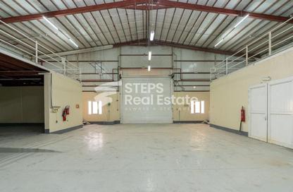 Warehouse - Studio - 7+ Bathrooms for rent in Industrial Area 4 - Industrial Area - Industrial Area - Doha