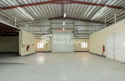 Warehouse - Studio for rent in Industrial Area 4 - Industrial Area - Industrial Area - Doha