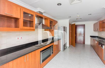 Apartment - 3 Bedrooms - 4 Bathrooms for rent in West Porto Drive - Porto Arabia - The Pearl Island - Doha Apartment - 3 Bedrooms - 4 Bathrooms for rent in West Porto Drive - Porto Arabia - The Pearl Island - Doha